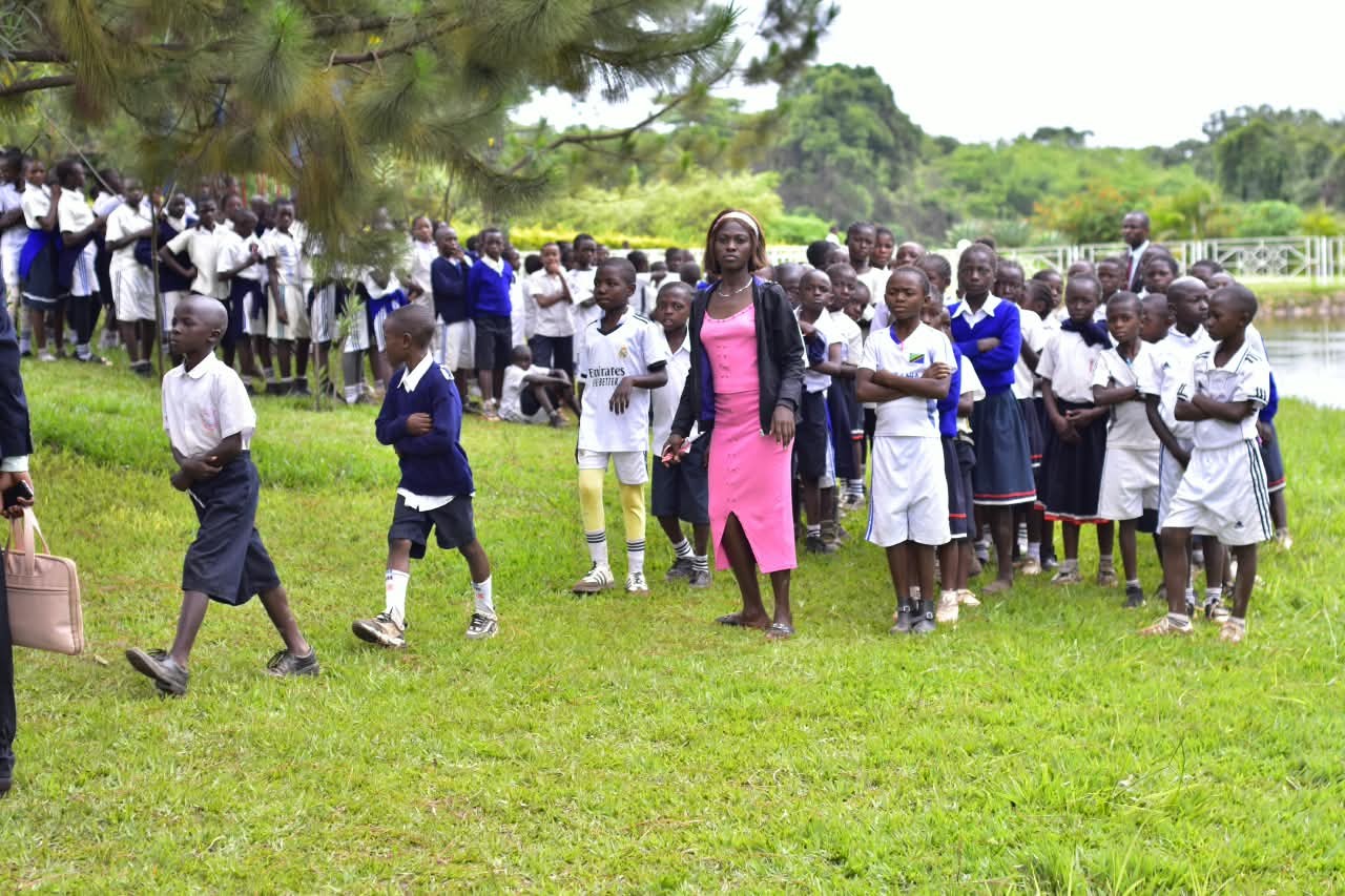 Gestion scolaire pensée pour le monde